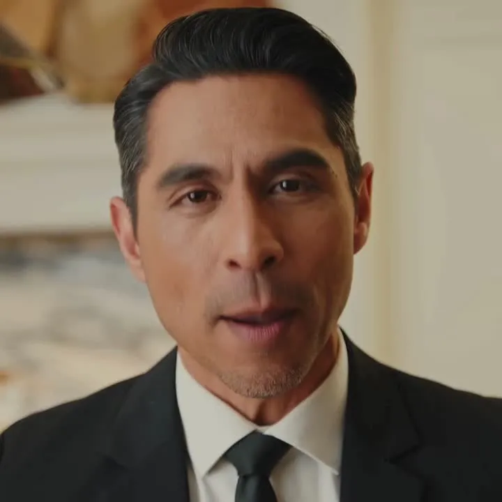 An ad Hona is running